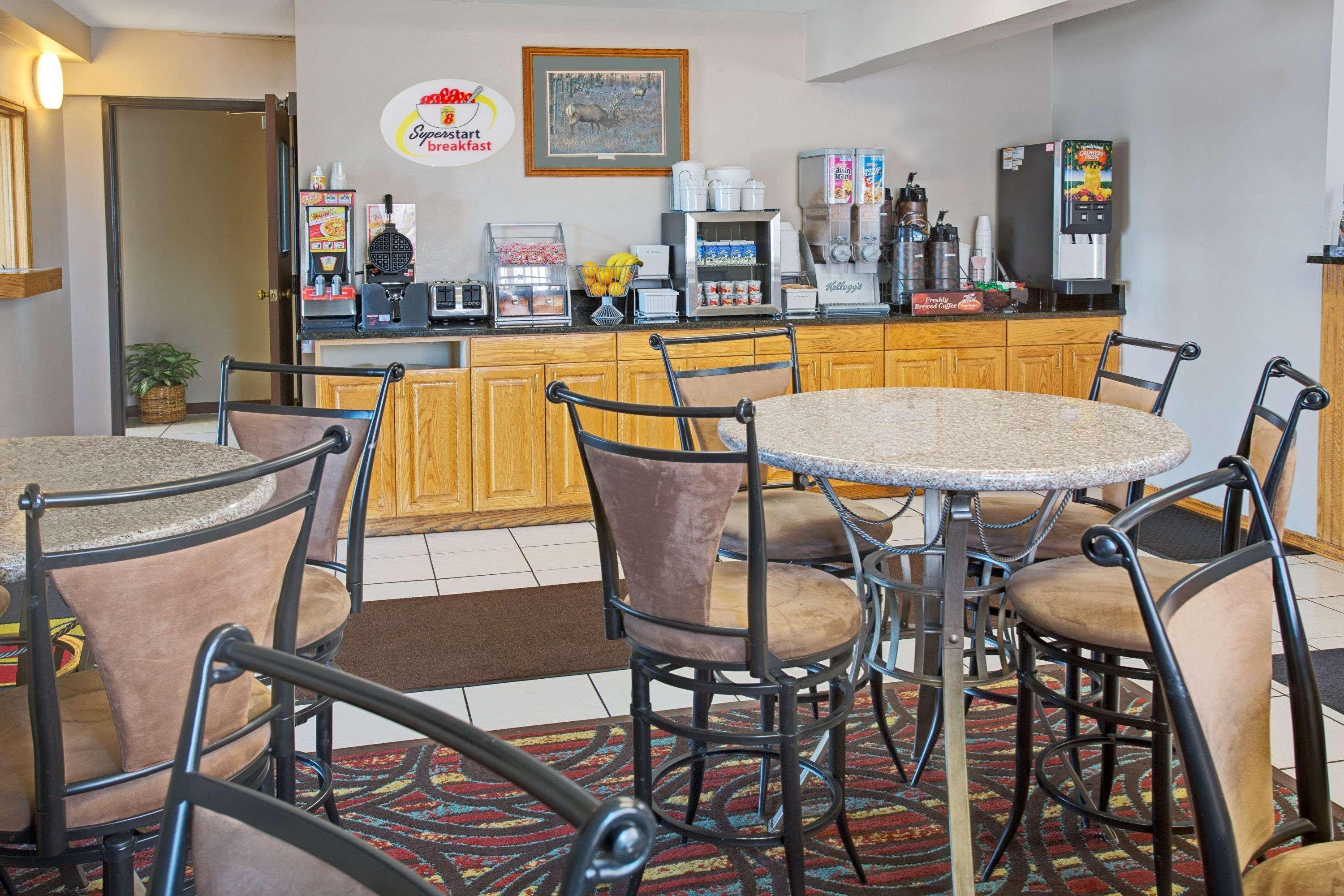 Super 8 By Wyndham Fort Collins Esterno foto